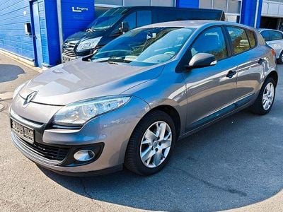 Gebraucht Renault Mégane 101 PS (74 kW) 2012 Grau Limousine