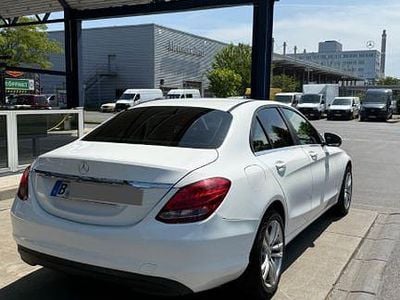 Gebraucht Mercedes C180 Exclusive 156 PS (114 kW) 2015 Weiß Limousine