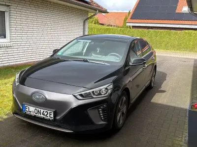 Gebraucht Hyundai Ioniq Premium 88 kW (120 PS) 2017 Schwarz Kleinwagen