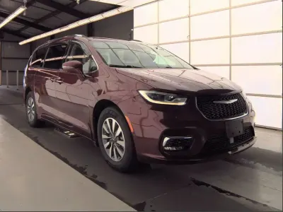 Gebraucht Chrysler Pacifica 291 PS (214 kW) 2021 Rot Van