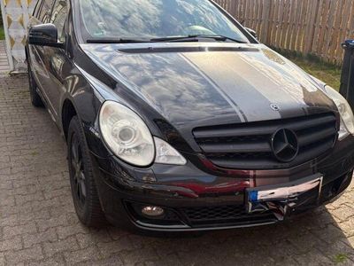 Mercedes R500