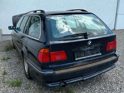 BMW 523