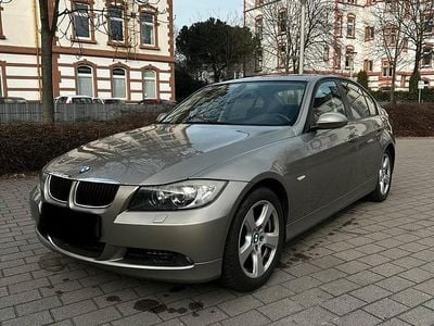 Gebraucht BMW 320 150 PS (110 kW) 2007 Gold Limousine