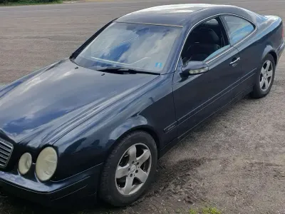 Gebraucht Mercedes CLK230 193 PS (141 kW) 1999 Blau Coupé