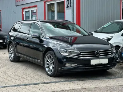 Gebraucht VW Passat 150 PS (110 kW) 2022 Deep black perleffekt Kombi