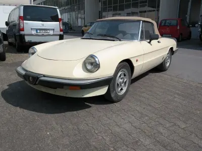 Gebraucht Alfa Romeo Spider 126 PS (92 kW) 1984 Braun Cabrio