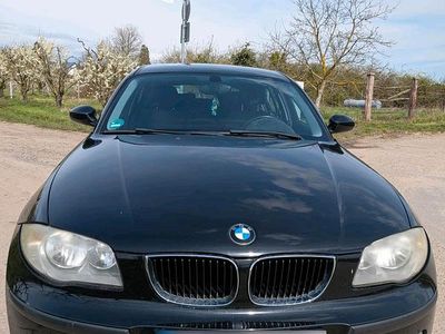 Gebraucht BMW 118 122 PS (89 kW) 2006 Schwarz Kleinwagen