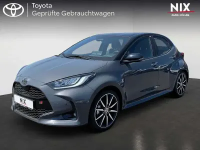 Neu Toyota Yaris Sport 131 PS (96 kW) 2025 Schwarz Kleinwagen