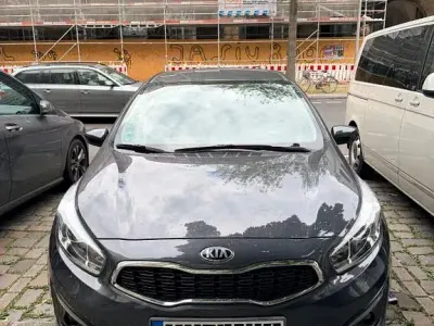 Gebraucht Kia Ceed Edition 7 99 PS (72 kW) 2018 Grau Kleinwagen