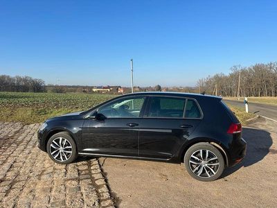 Gebraucht VW Golf VII Allstar 110 PS (80 kW) 2016 Schwarz Limousine