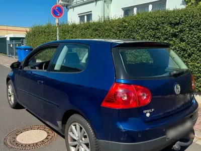 Gebraucht VW Golf V 101 PS (74 kW) 2006 Blau Kleinwagen