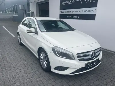 Gebraucht Mercedes A180 122 PS (89 kW) 2014 Weiß Kleinwagen