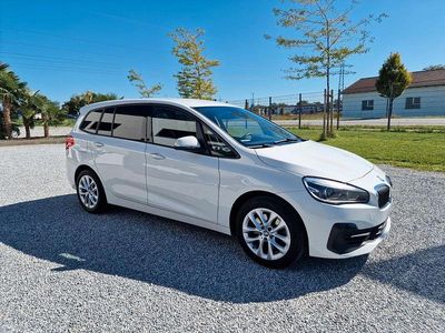 Weiß Gebraucht 2021 BMW 218 Gran Tourer Advantage Van / Kleinbus | 15.800 € (Guter Preis)