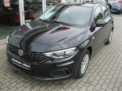 Gebraucht Fiat Tipo Pop 95 PS (69 kW) 2017 Schwarz Limousine