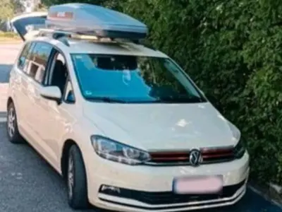 Gebraucht VW Touran Trendline 110 PS (80 kW) 2017 Beige Van / Kleinbus