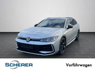 Gebraucht VW Passat R-line 150 PS (110 kW) 2026 Oyster silver metallic (metallic) Limousine
