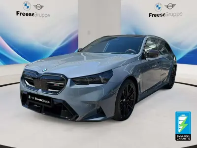 Neu BMW M5 Shadowline 727 PS (534 kW) 2026 Silber Kombi