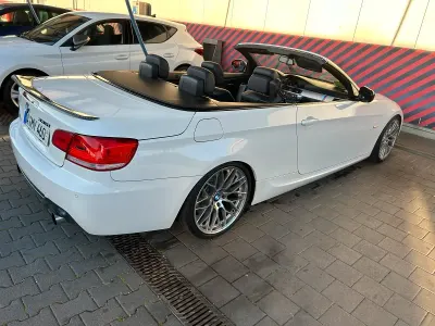 Gebraucht BMW 335 Cabriolet 306 PS (225 kW) 2009 Weiß Cabrio