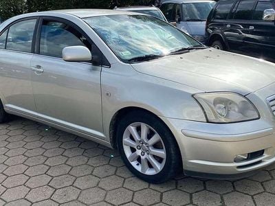 Gebraucht Toyota Avensis Sol 147 PS (108 kW) 2003 Silver metallic Kleinwagen