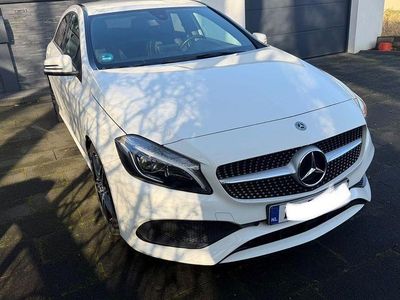 Second-hand Mercedes A180 Edition 122 CP (89 kW) 2018 Alb Berlinǎ