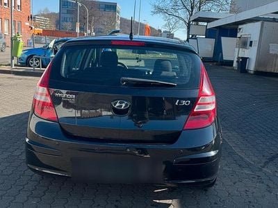 Gebraucht Hyundai i30 109 PS (80 kW) 2009 Schwarz Kleinwagen