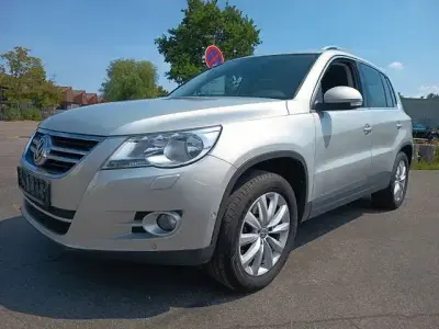 Gebraucht VW Tiguan Team 140 PS (102 kW) 2010 Gold SUV