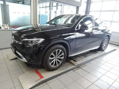 Używany Mercedes GLC220 Avantgarde 197 KM (144 kW) 2023 Czarny Coupe