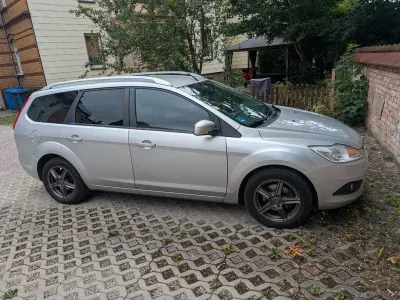 Gebraucht Ford Focus Style 101 PS (74 kW) 2008 Silber Limousine