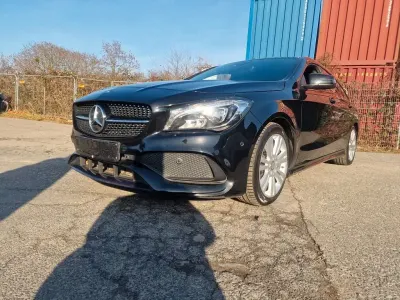 Gebraucht Mercedes CLA220 Shooting Brake 177 PS (130 kW) 2016 Schwarz Kombi