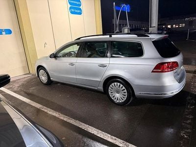 Second-hand VW Passat 140 CP (102 kW) 2013 Argintiu Break