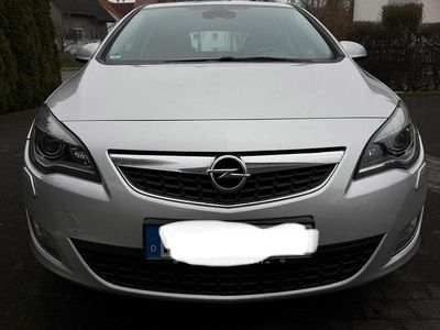 Gebraucht Opel Astra Edition 101 PS (74 kW) 2011 Silber Limousine