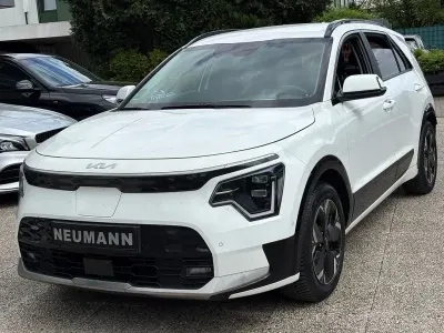 Używany Kia Niro Inspiration 150 kW (204 KM) 2023 Biały SUV