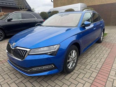 Gebraucht Skoda Superb Style 150 PS (110 kW) 2022 Modra race/race blue Kombi