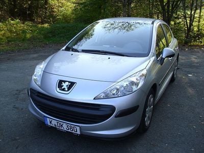 Gebraucht Peugeot 207 Tendance 120 PS (88 kW) 2006 Silber metallic Kleinwagen
