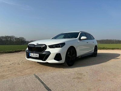 Gebraucht BMW i5 M Sport 250 kW (340 PS) 2024 Weiß Kombi