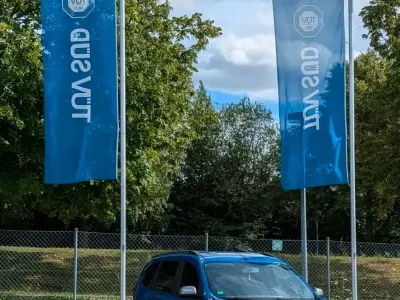 Gebraucht Dacia Lodgy Celebration 102 PS (75 kW) 2017 Blau Van / Kleinbus
