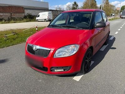 Gebraucht Skoda Fabia 60 PS (44 kW) 2010 Rot Kleinwagen