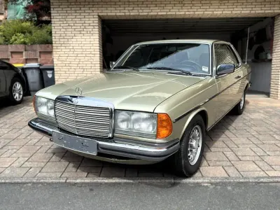 Gebraucht Mercedes 230 109 PS (80 kW) 1979 Silber Coupé