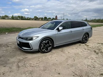 Occasion VW Passat R-line 150 ch (110 kW) 2024 Argent Break