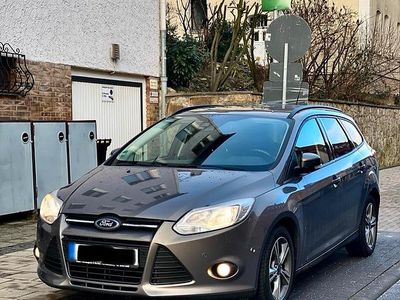 Gebraucht Ford Focus 115 PS (84 kW) 2014 Andere farben Kombi