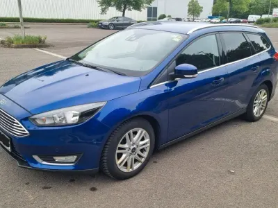 Gebraucht Ford Focus Titanium 120 PS (88 kW) 2016 Blau Limousine