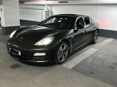 Gebraucht Porsche Panamera 250 PS (183 kW) 2012 Grau Kleinwagen