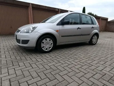 Gebraucht Ford Fiesta 60 PS (44 kW) 2007 Grau Kleinwagen