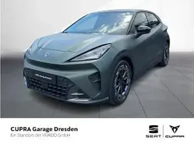 Neu Cupra Raval 166 kW (226 PS) 2026 Grün (rio green matt) Limousine