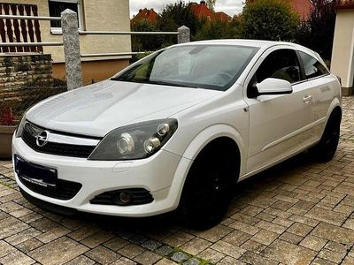 Opel Astra GTC
