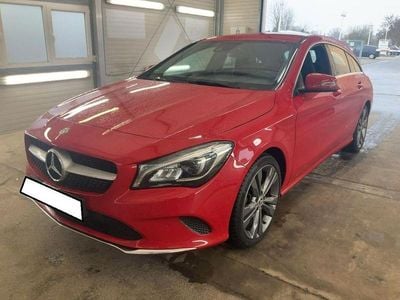Gebraucht Mercedes CLA180 122 PS (89 kW) 2018 Rot Limousine
