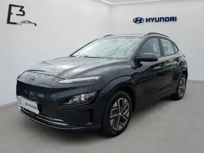 Gebraucht Hyundai Kona Select 100 kW (136 PS) 2022 Schwarz SUV