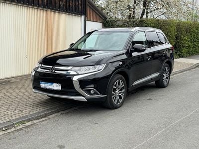 Gebraucht Mitsubishi Outlander Diamant Edition 150 PS (110 kW) 2017 Pantherschwarz (p) SUV