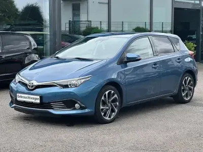 Gebraucht Toyota Auris Edition-S 116 PS (85 kW) 2017 Blau Limousine
