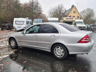 Mercedes C200